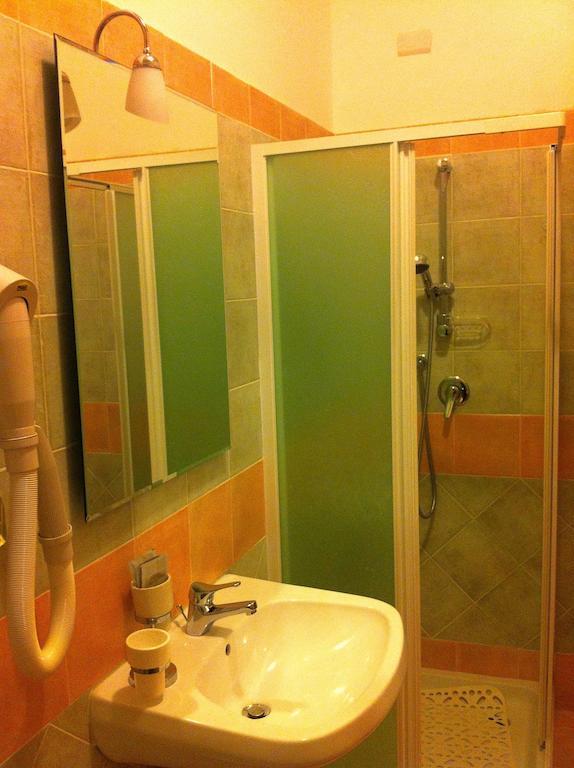 Hotel Eliseo 菲乌吉 外观 照片
