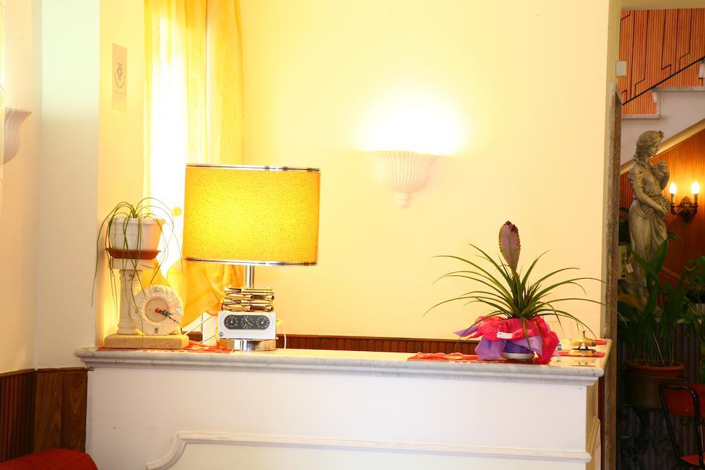 Hotel Eliseo 菲乌吉 外观 照片