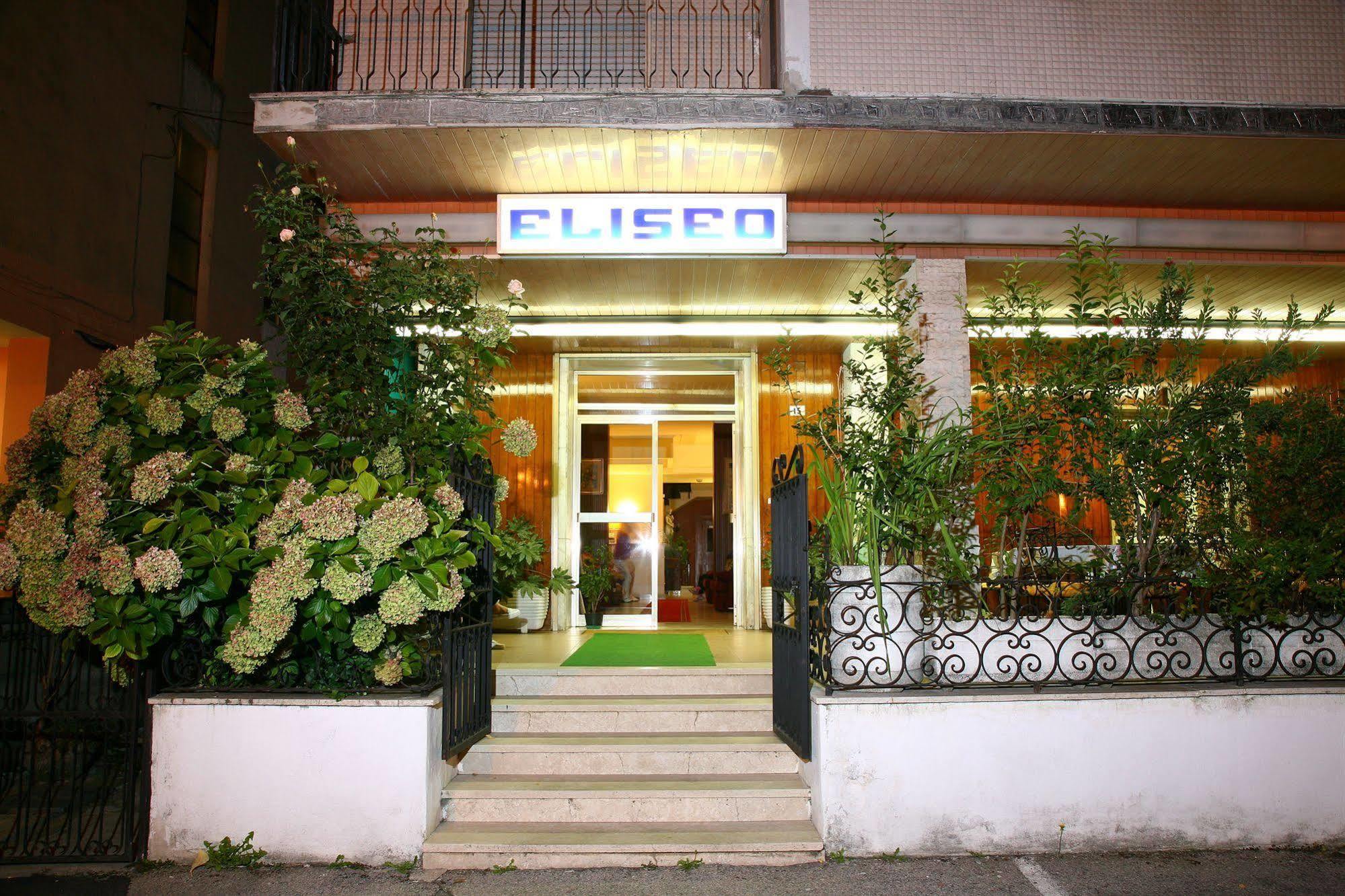 Hotel Eliseo 菲乌吉 外观 照片