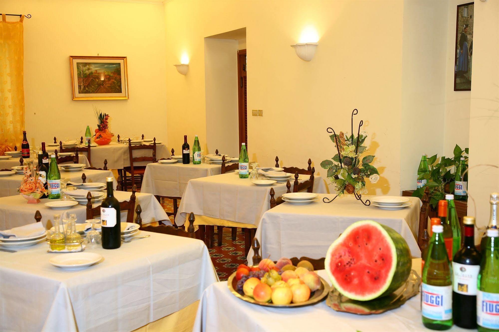 Hotel Eliseo 菲乌吉 外观 照片