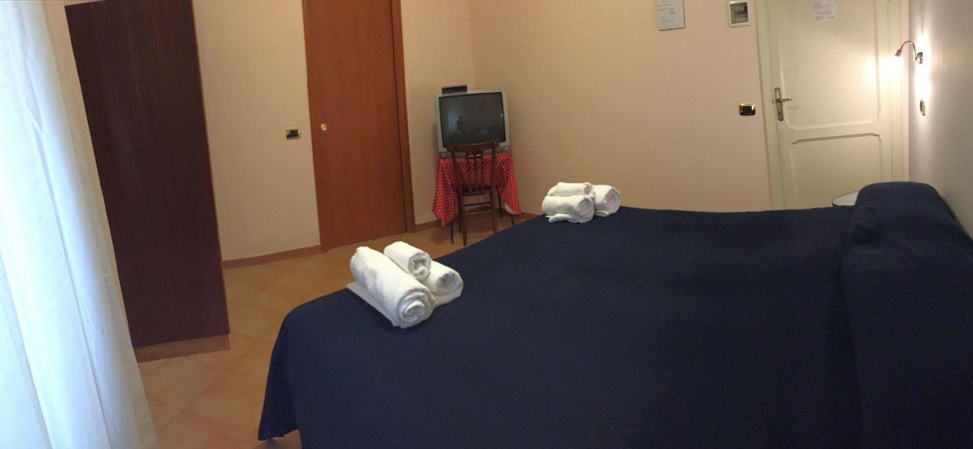 Hotel Eliseo 菲乌吉 外观 照片