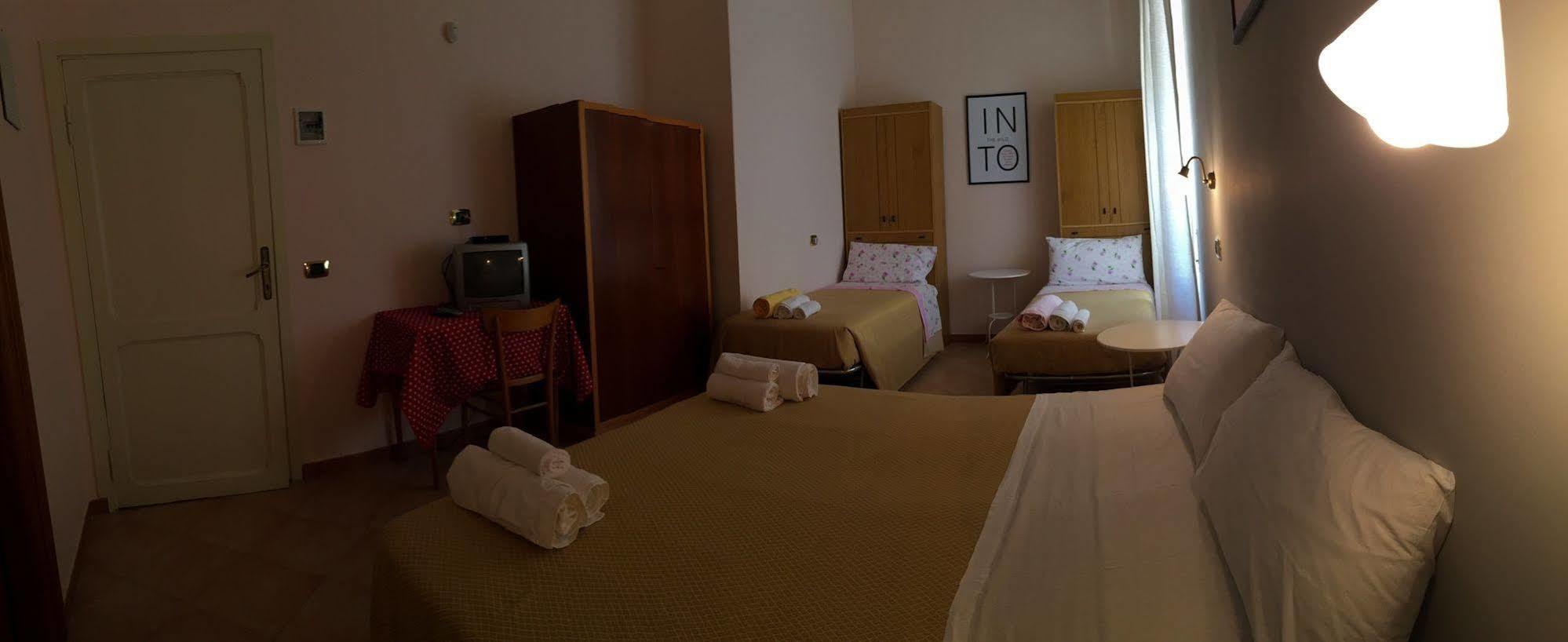 Hotel Eliseo 菲乌吉 外观 照片